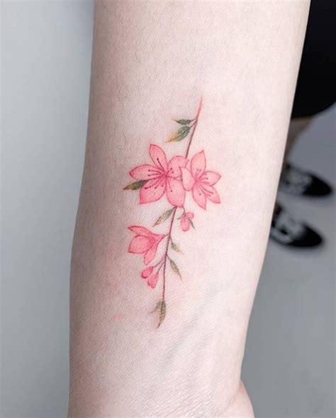 flor de jazmin tatuaje|22 increíbles ideas de tatuajes de jazmines para guardar como .